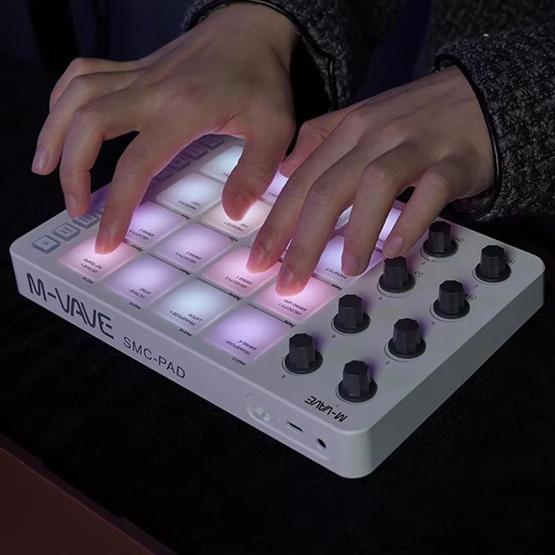 جهاز تحكم لاسلكي بتقنية البلوت - مراجعة Midi Controller Pad وسعره